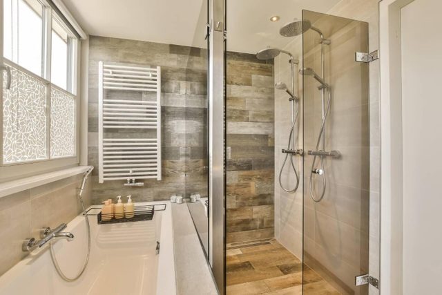 Installation et remplacement de douche à Paris 6e : confort et modernité